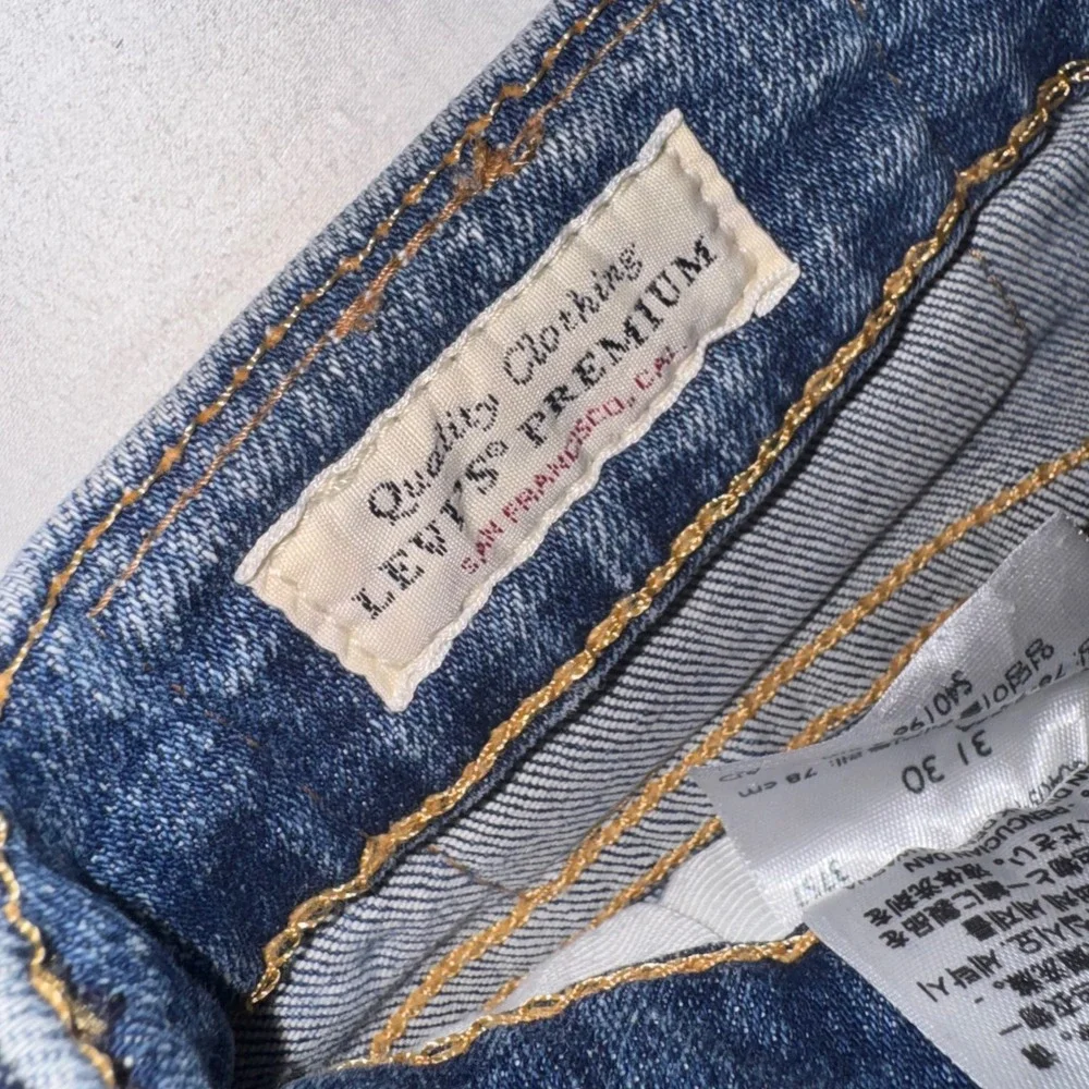 Levis Premium 514 Jeans Mens 31x30 Big E Blue Leather Patch Medium Wash READ!